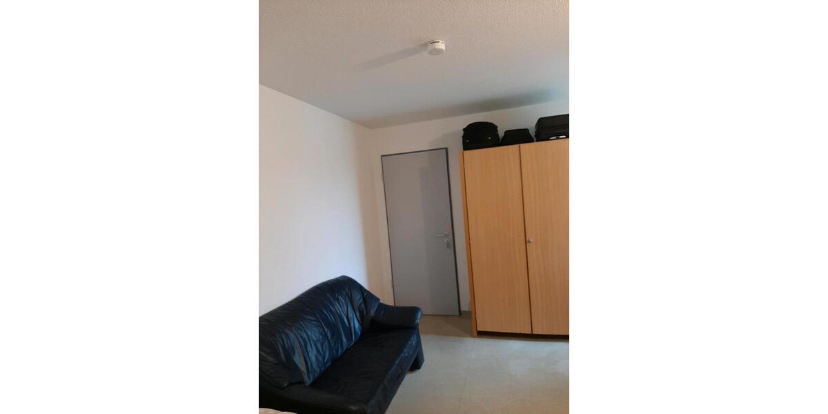 Etagenwohnung Essen Stadtbezirk VI - 1 Zimmer, 28 m&sup2;, 370&euro; | Angebot:25330956