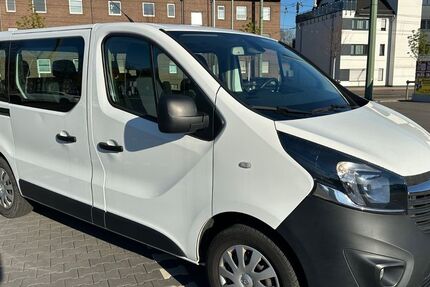 Opel Vivaro 50.000 km 18.880 &euro; Duisburg 47138