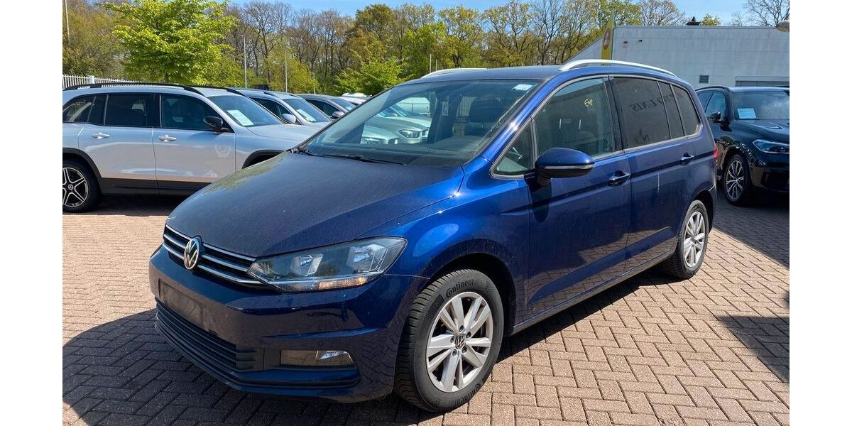 VW Touran 163.002 km 16.541 &euro; Wesel 46485