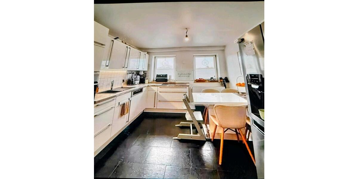 Dachgeschoßwohnung Oberhausen Rothebusch - 3 Zimmer, 95 m&sup2;, 1.010&euro; | Angebot:26253421