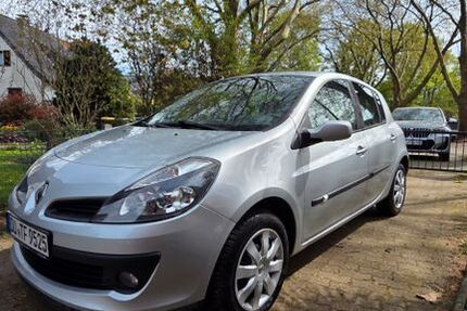 Renault Clio 86.000 km 3.850 &euro; Duisburg 47138