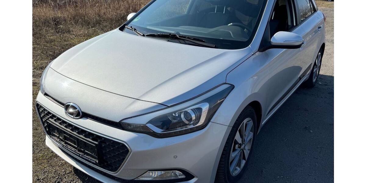 Hyundai i20 64.000 km 9.500 &euro; Gelsenkirchen 45891
