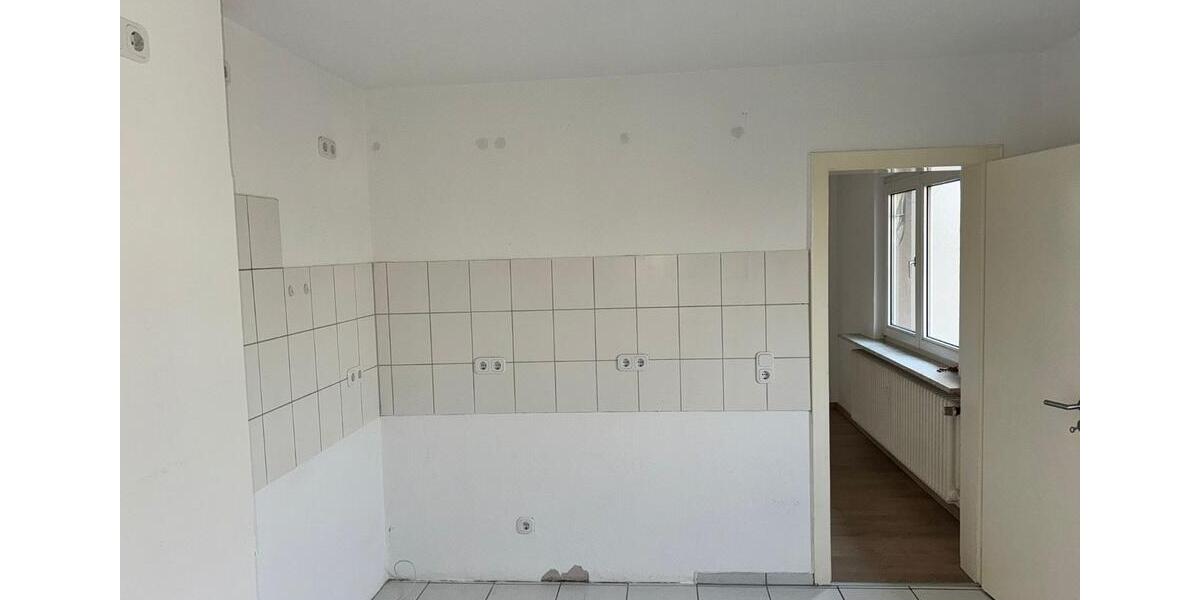 Dachgeschoßwohnung Duisburg Duisburg-Mitte - 4 Zimmer, 86 m&sup2;, 645&euro; | Angebot:25972396