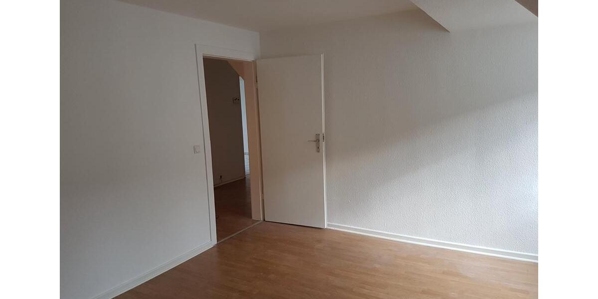 Dachgeschoßwohnung Essen Stadtbezirk III - 2 Zimmer, 54 m&sup2;, 400&euro; | Angebot:26286772