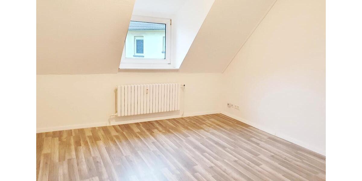 Dachgeschoßwohnung Duisburg Hamborn - 3 Zimmer, 72 m&sup2;, 457&euro; | Angebot:24478260