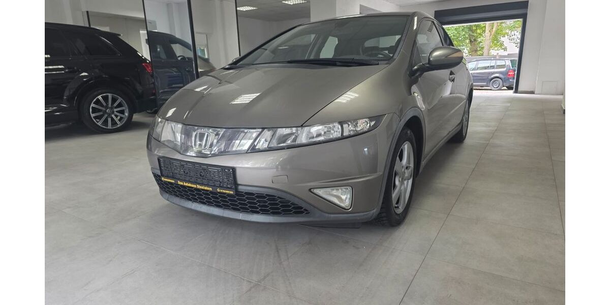 Honda Civic 262.724 km 3.499 &euro; Dinslaken 46537