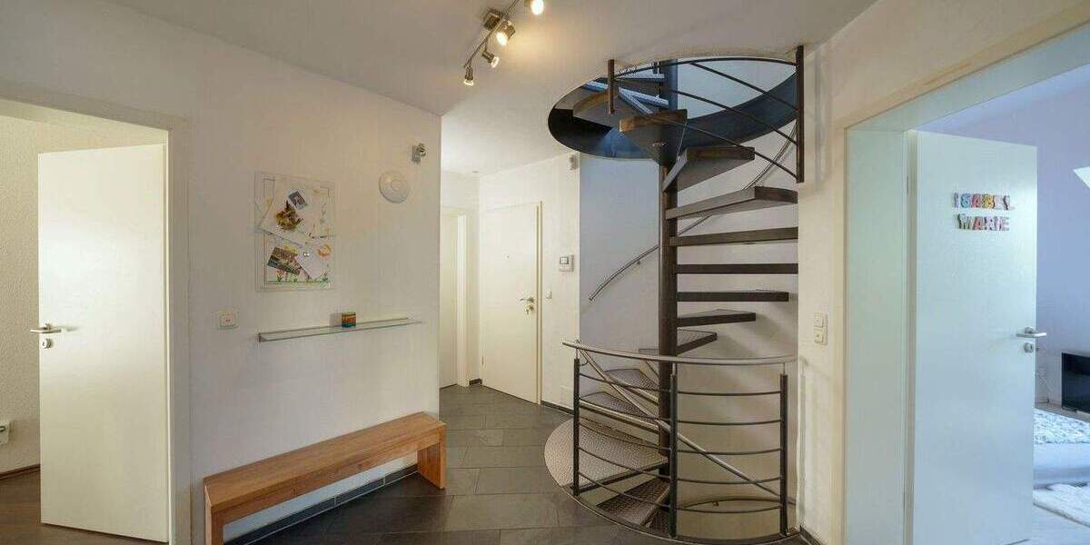 Etagenwohnung Bochum Dahlhausen - 8 Zimmer, 220 m&sup2;, 449.000&euro; | Angebot:25721357