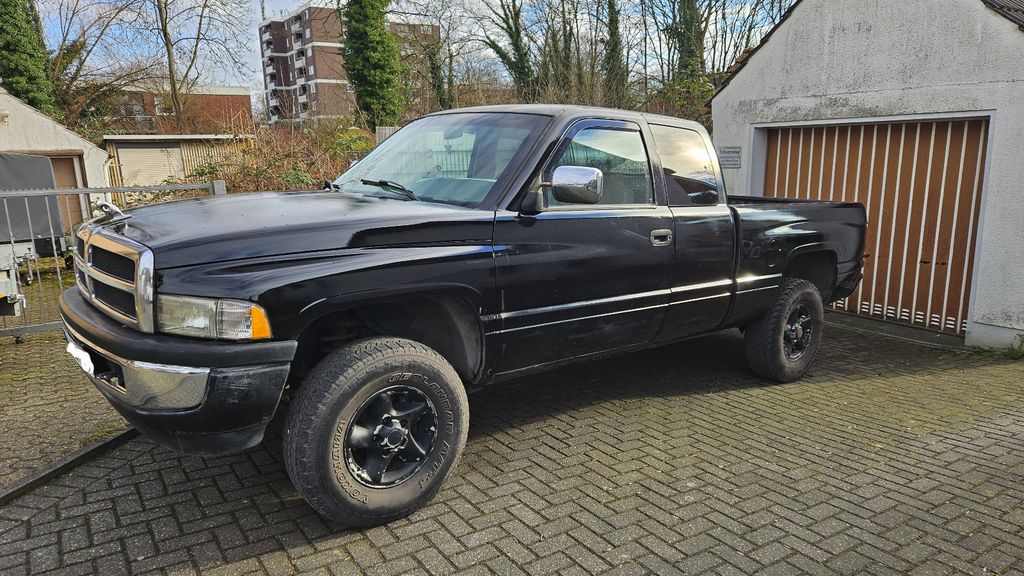 Dodge RAM 182.000 km 9.000 &euro; Duisburg 47269