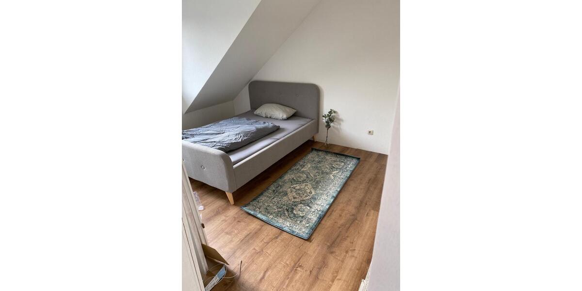 Dachgeschoßwohnung Essen Stadtbezirk II - 2.5 Zimmer, 57 m&sup2;, 930&euro; | Angebot:26618830