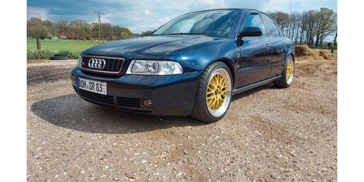 Audi A4 218.000 km 7.399 &euro; Hamminkeln 46499