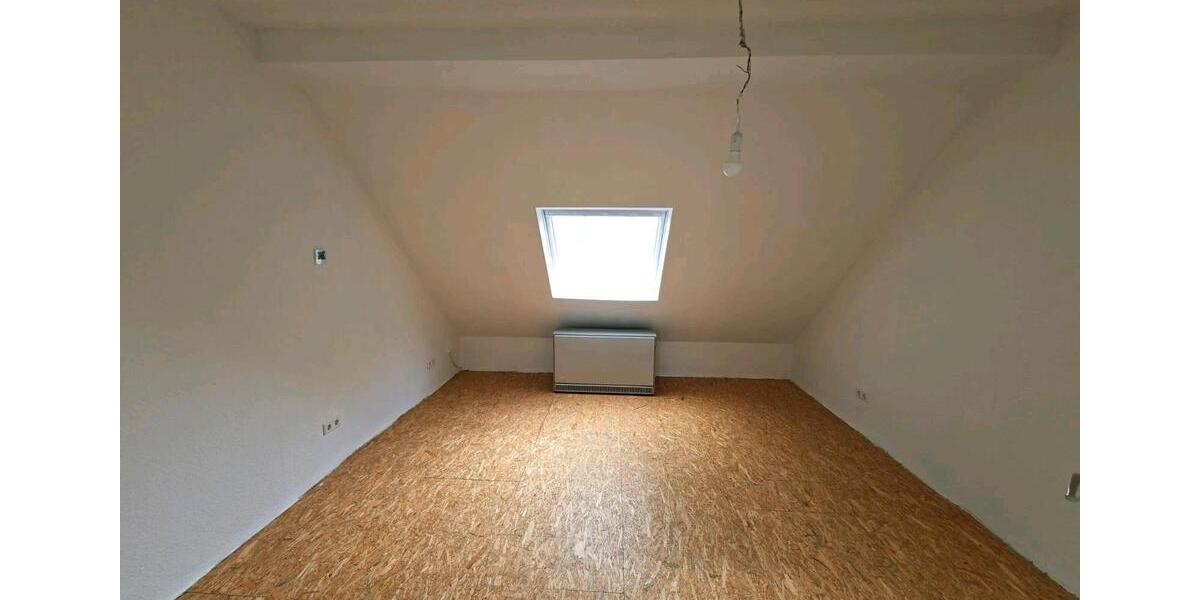 Dachgeschoßwohnung Gelsenkirchen Gelsenkirchen-Nord - 1 Zimmer, 90 m&sup2;, 817&euro; | Angebot:25891433