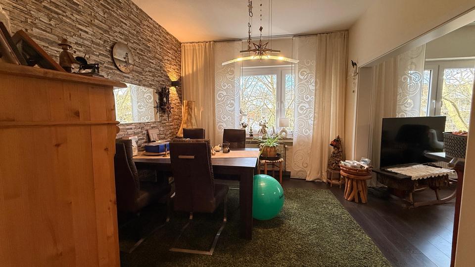 Etagenwohnung Duisburg Duisburg-Mitte - 3 Zimmer, 89 m&sup2;, 700&euro; | Angebot:26300937