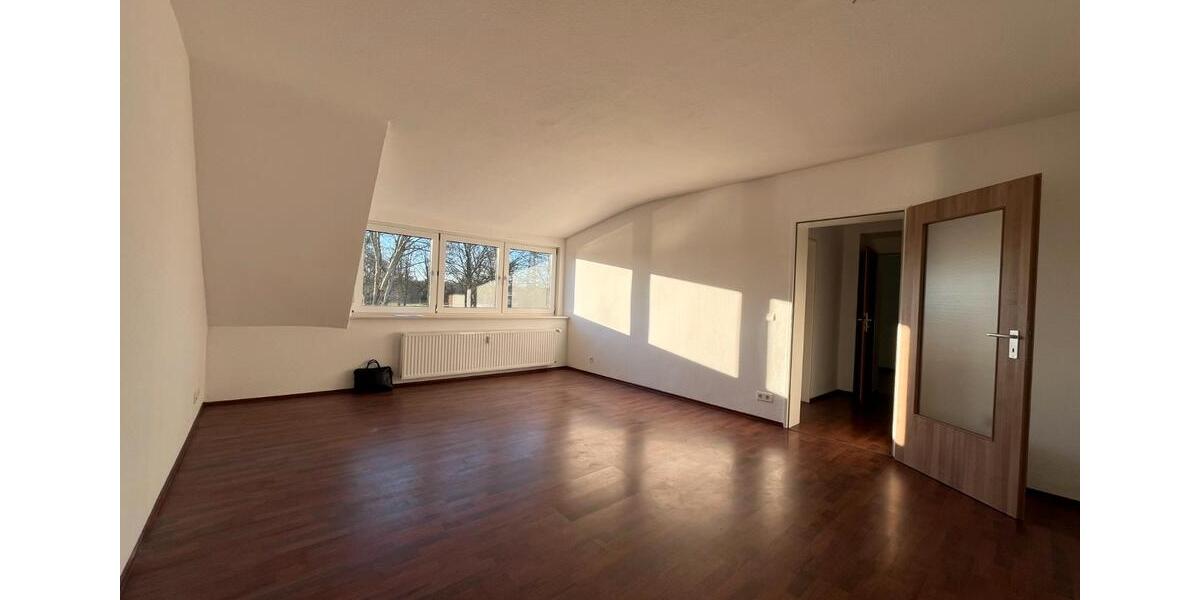 Dachgeschoßwohnung Essen Stadtbezirk IV - 3 Zimmer, 73 m&sup2;, 513&euro; | Angebot:26279262