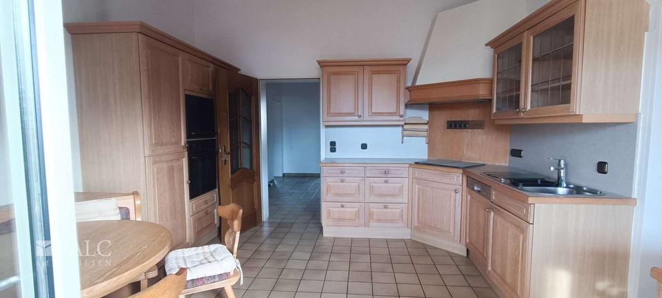Etagenwohnung Essen Stadtbezirk VI - 3.5 Zimmer, 125 m&sup2;, 1.000&euro; | Angebot:23064060