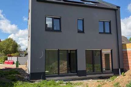 Haus Duisburg Asterlagen - 6 Zimmer, 180 m&sup2;, 2.150&euro; | Angebot:26248383