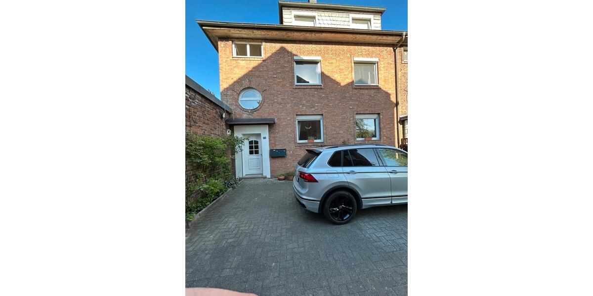 Dachgeschoßwohnung Duisburg Duisburg-Mitte - 3 Zimmer, 68 m&sup2;, 690&euro; | Angebot:26285641