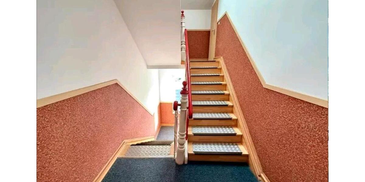 Dachgeschoßwohnung Oberhausen Rothebusch - 3 Zimmer, 95 m&sup2;, 1.010&euro; | Angebot:26253421