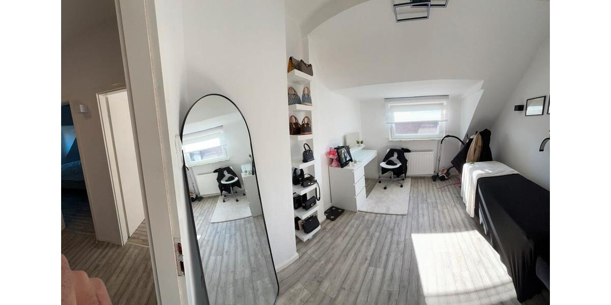 Dachgeschoßwohnung Duisburg Duisburg-Mitte - 3 Zimmer, 68 m&sup2;, 690&euro; | Angebot:26285641