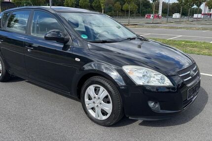 Kia ceed / Ceed 87.000 km 3.290 &euro; Essen 45356
