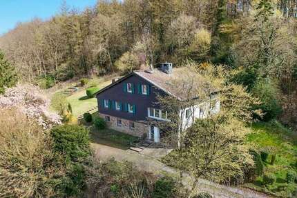 Haus Essen Stadtbezirk IX - 9 Zimmer, 203 m&sup2;, 795.000&euro; | Angebot:26292638