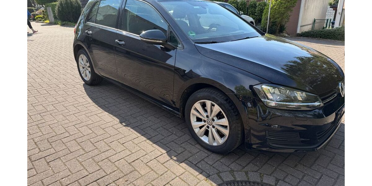 VW Golf 88.000 km 11.390 &euro; Essen 45359