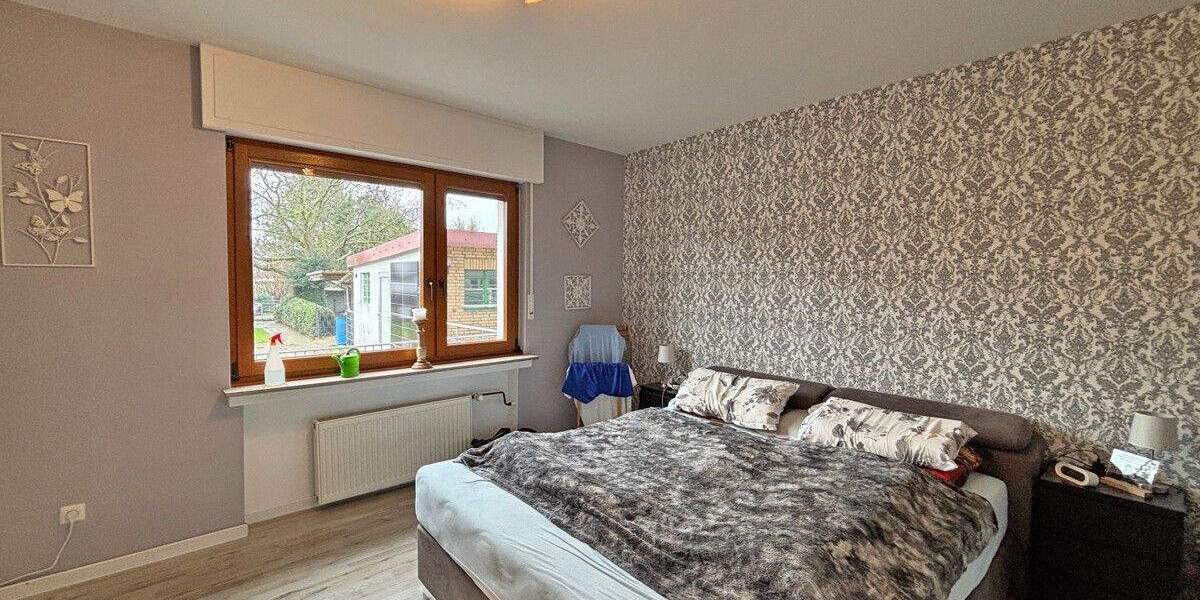 Mehrfamilienhaus, Wohnhaus Voerde Spellen - 6 Zimmer, 165 m&sup2;, 395.000&euro; | Angebot:25741546