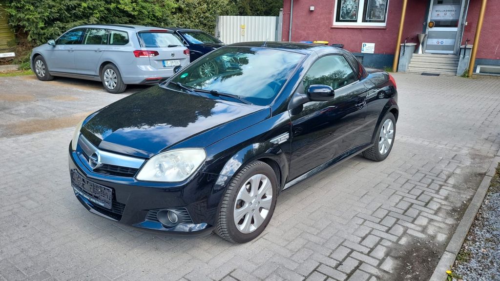 Opel Tigra 223.124 km 1.999 &euro; Datteln 45711