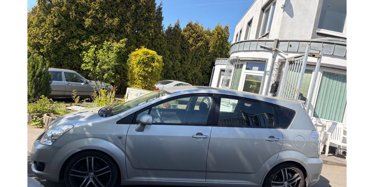 Toyota Corolla Verso 123.000 km 3.490 &euro; Essen 45326