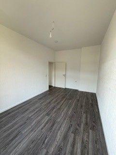 Etagenwohnung Duisburg Duisburg-Mitte - 3 Zimmer, 83 m&sup2;, 600&euro; | Angebot:24687928