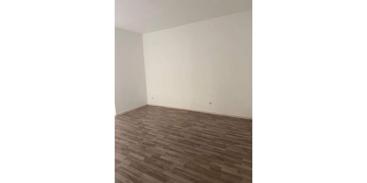 Etagenwohnung Duisburg Dellviertel - 3 Zimmer, 93 m&sup2;, 590&euro; | Angebot:25927892