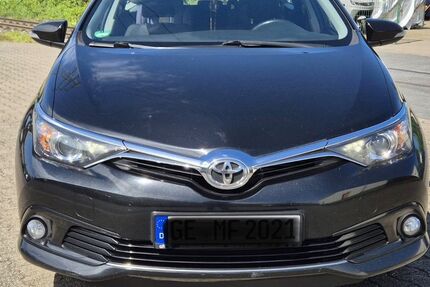 Toyota Auris 177.300 km 7.250 &euro; Gelsenkirchen 45881