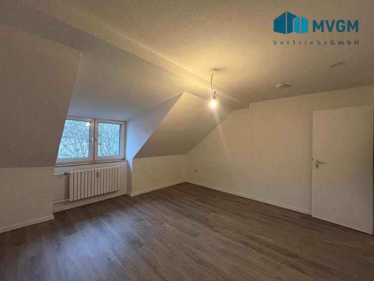 Dachgeschoßwohnung Essen Stadtbezirk III - 2 Zimmer, 52 m&sup2;, 410&euro; | Angebot:24671029