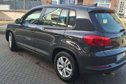 VW Tiguan 76.000 km 12.800 &euro; Duisburg 47137