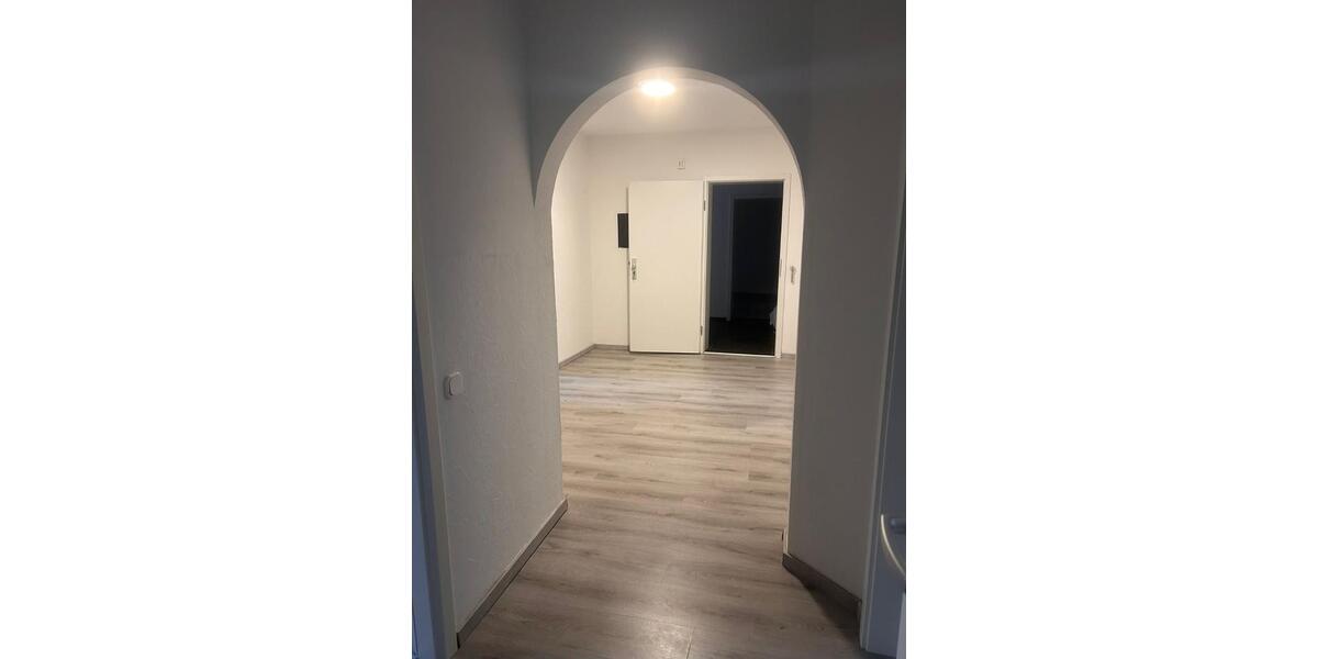 Etagenwohnung Gelsenkirchen Ückendorf - 2 Zimmer, 77 m&sup2;, 600&euro; | Angebot:25308380