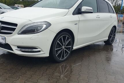 Mercedes-Benz B 200 98.320 km 9.999 &euro; Essen 45326