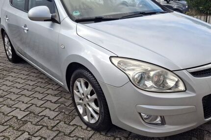 Hyundai i30 240.000 km 950 &euro; Bottrop 46242