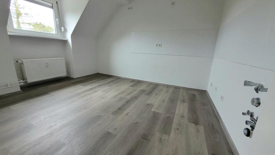 Dachgeschoßwohnung Essen Stadtbezirk IV - 2 Zimmer, 47 m&sup2;, 406&euro; | Angebot:24493576