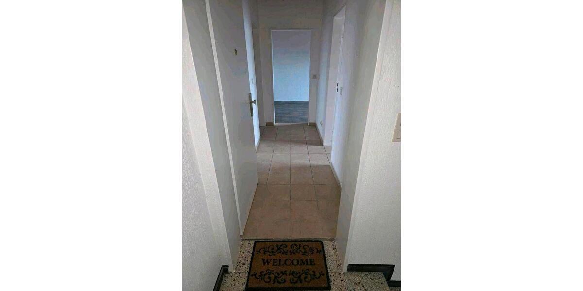 Dachgeschoßwohnung Dinslaken Hiesfeld - 2.5 Zimmer, 73 m&sup2;, 670&euro; | Angebot:25987330