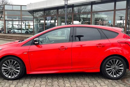 Ford Focus 111.209 km 9.999 &euro; Marl 45768