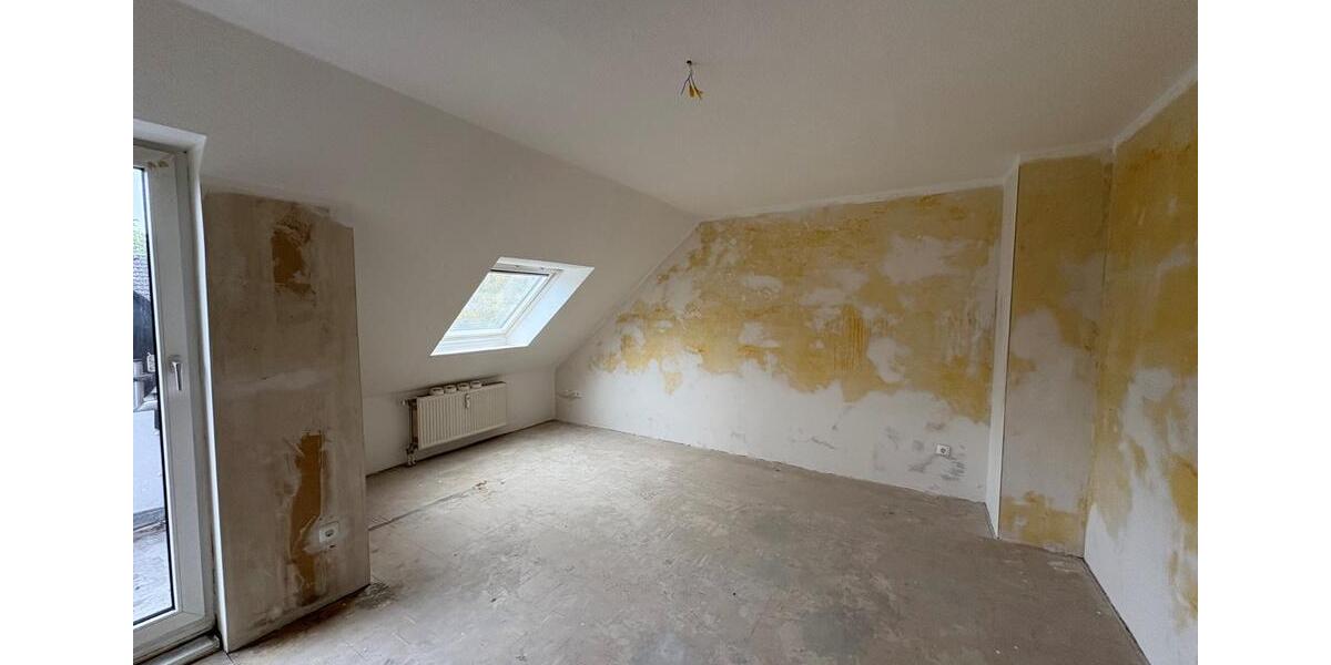 Dachgeschoßwohnung Duisburg Mittelmeiderich - 3 Zimmer, 70 m&sup2;, 611&euro; | Angebot:25366768