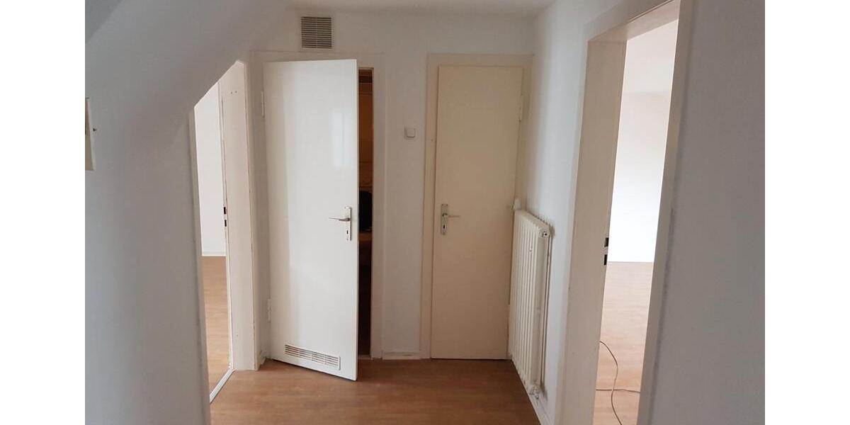 Dachgeschoßwohnung Essen Stadtbezirk III - 2 Zimmer, 54 m&sup2;, 400&euro; | Angebot:26286772