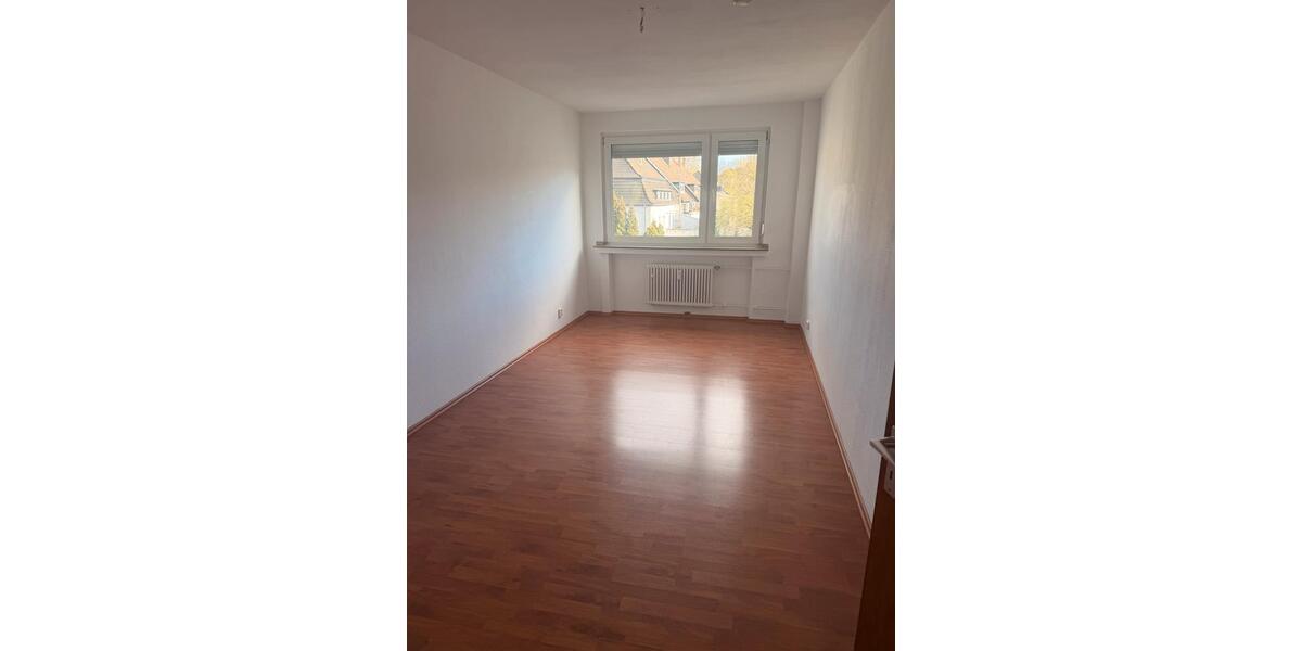 Etagenwohnung Essen Südviertel - 3 Zimmer, 80 m&sup2;, 720&euro; | Angebot:25975000