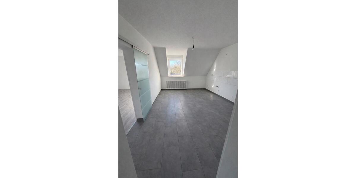 Dachgeschoßwohnung Gelsenkirchen Rotthausen - 4.5 Zimmer, 98 m&sup2;, 1.015&euro; | Angebot:26254958