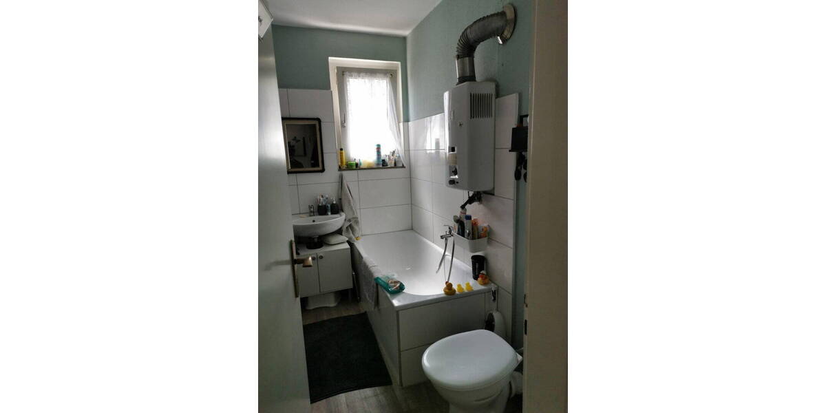 Etagenwohnung Duisburg Untermeiderich - 4 Zimmer, 100 m&sup2;, 579&euro; | Angebot:26283855