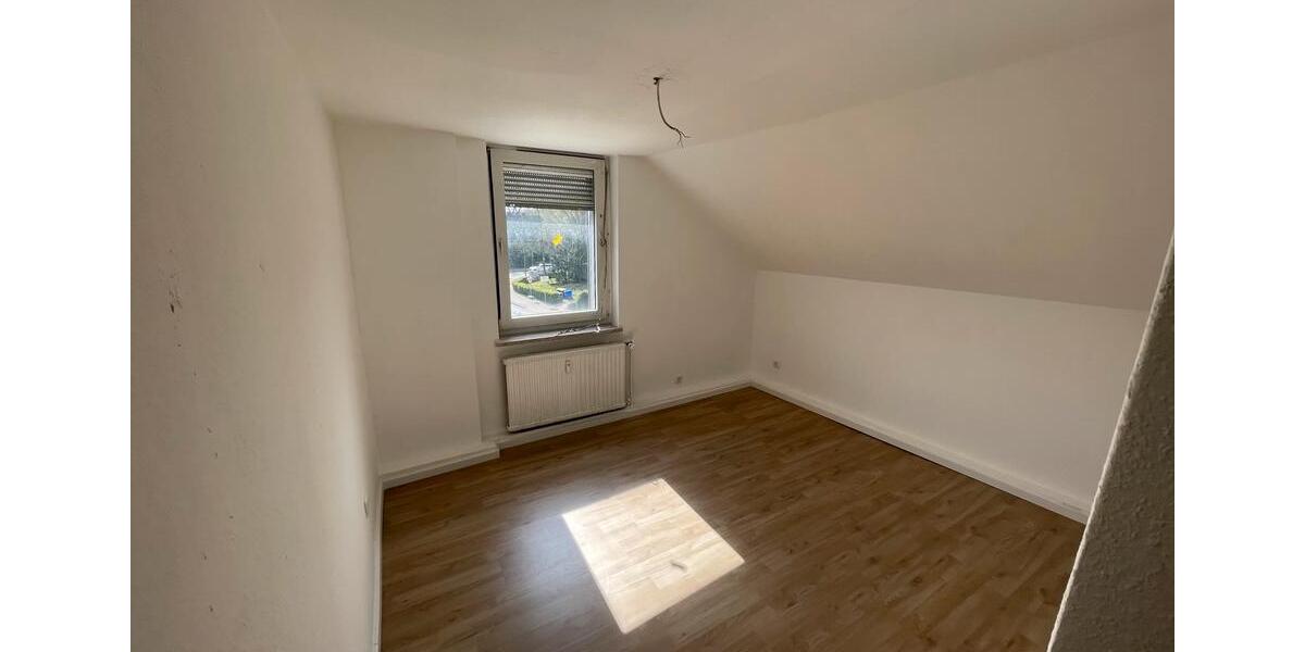 Dachgeschoßwohnung Gladbeck Alt-Rentfort - 3 Zimmer, 70 m&sup2;, 585&euro; | Angebot:25936378