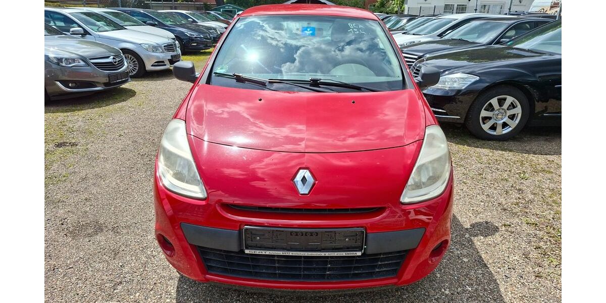 Renault Clio 235.000 km 1.299 &euro; Oberhausen 46149