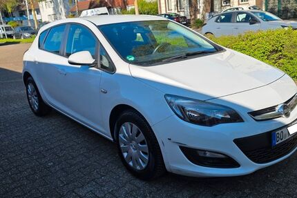 Opel Astra 2.800 km 8.900 &euro; BOCHUM 44805