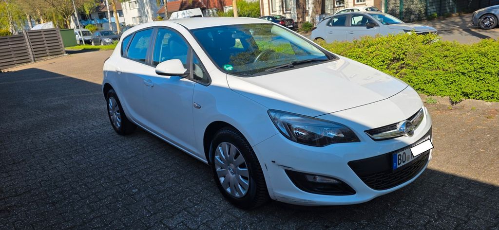 Opel Astra 2.800 km 8.900 &euro; BOCHUM 44805