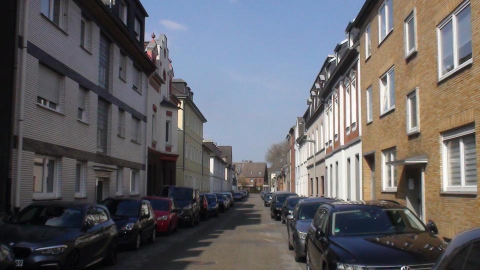 Dachgeschoßwohnung Oberhausen - 3 Zimmer, 70 m&sup2;, 118.000&euro; | Angebot:26945409