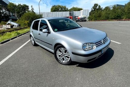 VW Golf 82.800 km 2.999 &euro; Essen 45327